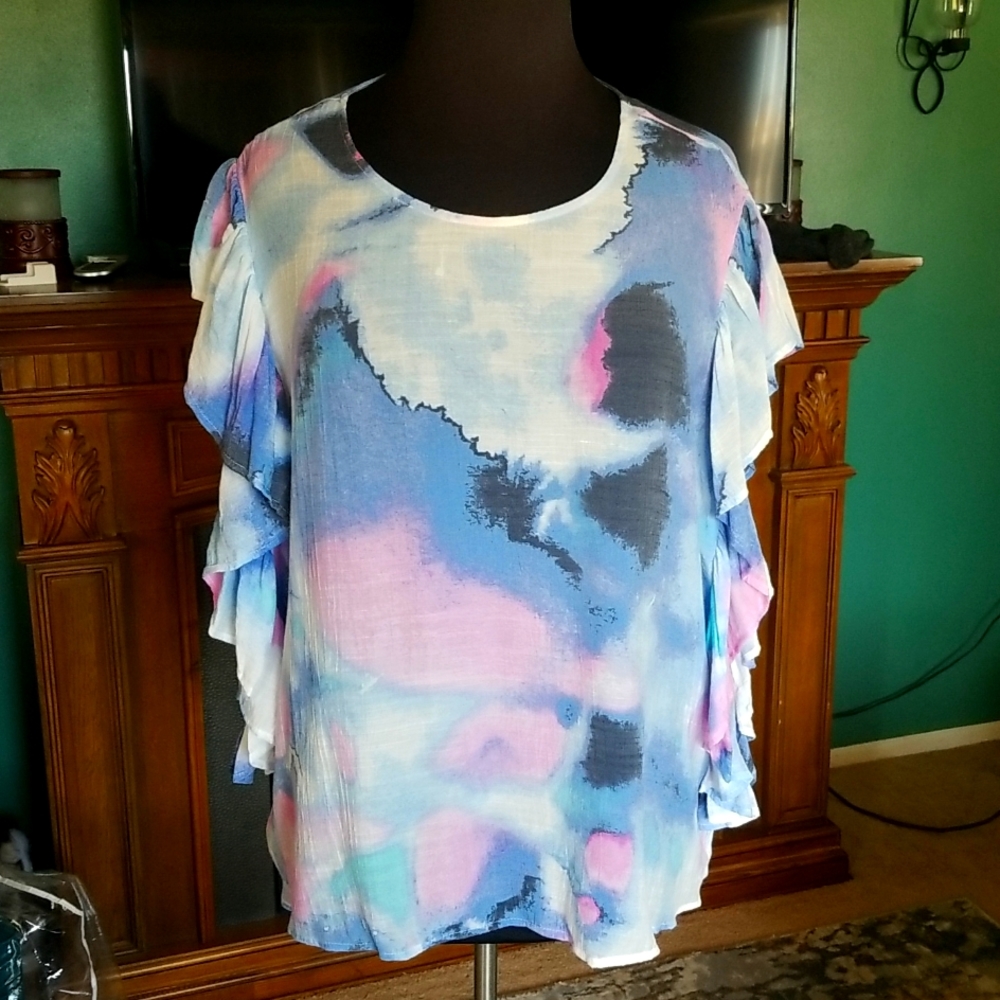 Pullover top by Zac and Rachel